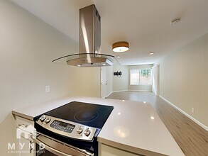 2524 T St in Sacramento, CA - Building Photo - Building Photo