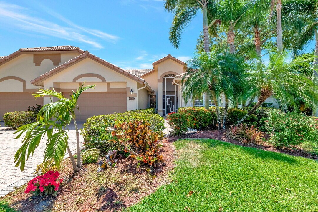 7136 Ashford Ln in Boynton Beach, FL - Foto de edificio