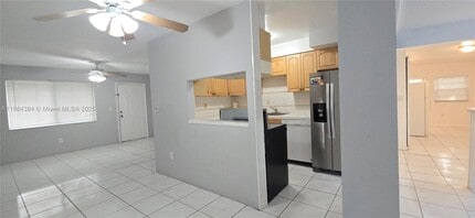 502 N 70th Way in Hollywood, FL - Foto de edificio - Building Photo