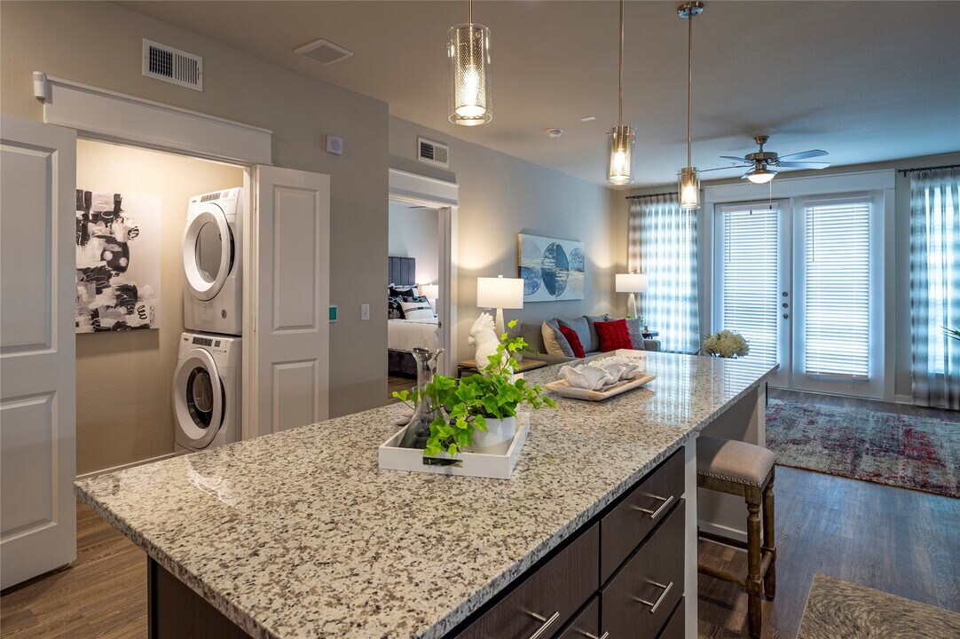 1616 Partnership Way in Katy, TX - Building Photo