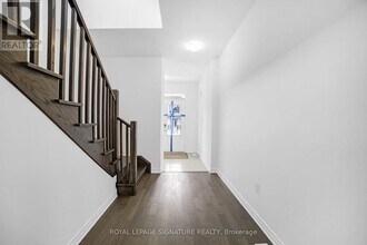 448 Kennedy Cir W in Milton, ON - Building Photo - Building Photo