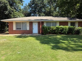 3933 Bienville Rd in Montgomery, AL - Building Photo