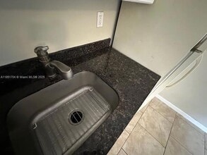 5625 SW 26th St, Unit B in West Park, FL - Building Photo - Building Photo