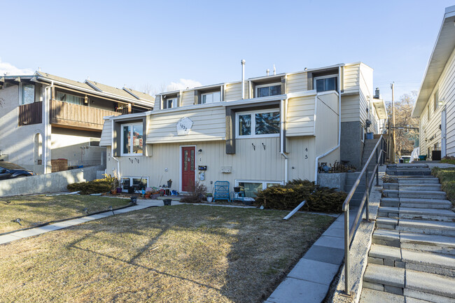 1632 27 Av SW in Calgary, AB - Building Photo - Building Photo