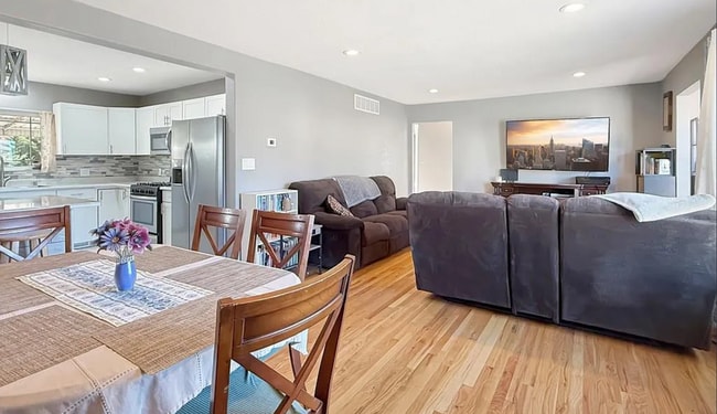 property at 2891 S Valentia St