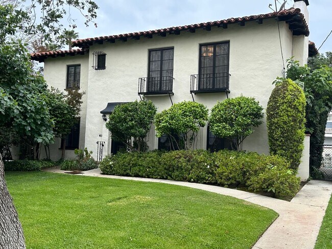 285 S Santa Anita Ave