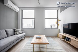330 S Wells St in Chicago, IL - Building Photo