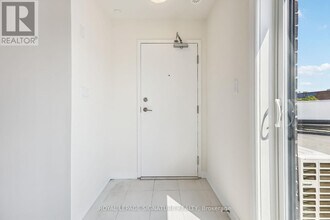 10 Liben Wy in Toronto, ON - Building Photo - Building Photo