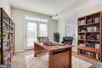 451 Kornblau Terrace SE in Leesburg, VA - Building Photo - Building Photo