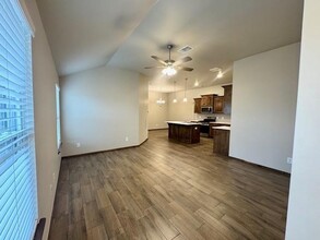 9556 SW 23rd St in Oklahoma City, OK - Foto de edificio - Building Photo