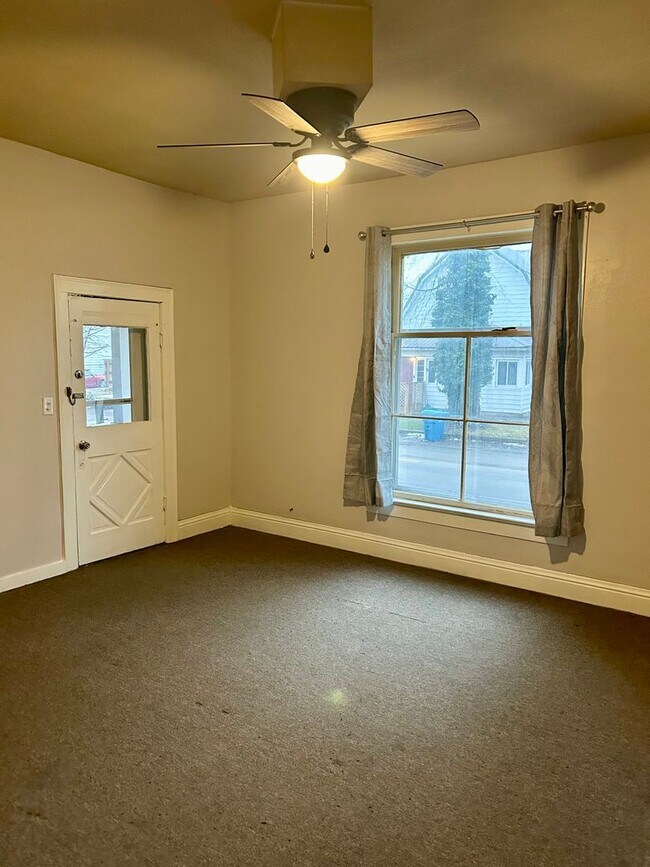 319 W Wabash St in Bluffton, IN - Building Photo - Building Photo