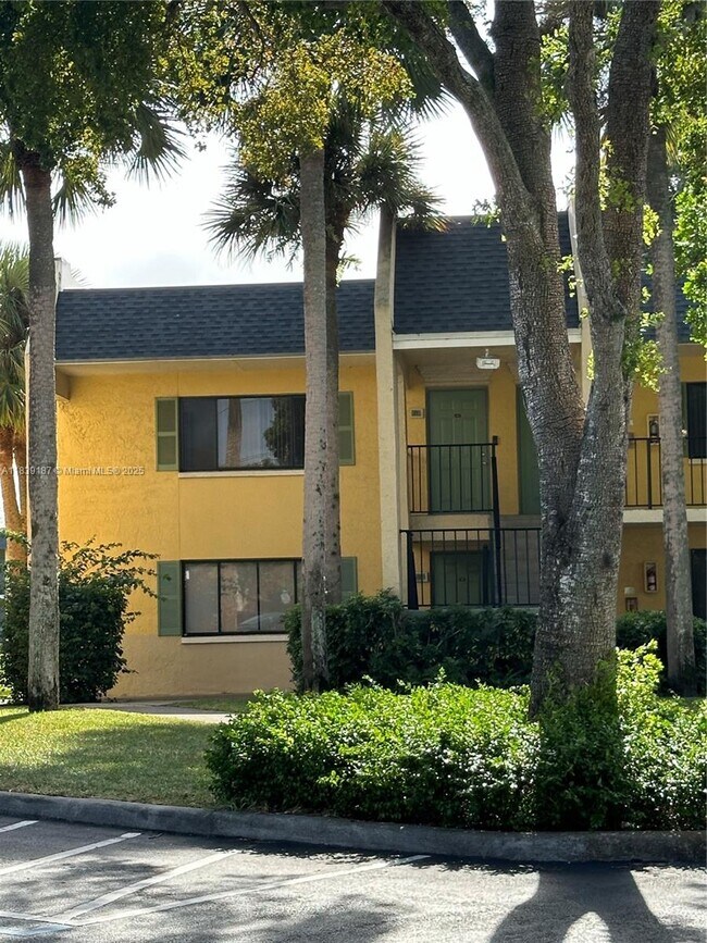 property at 801 Meadows Cir