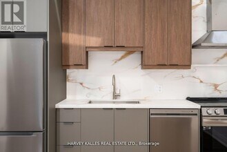 24 Sullivan St in Toronto, ON - Building Photo - Building Photo