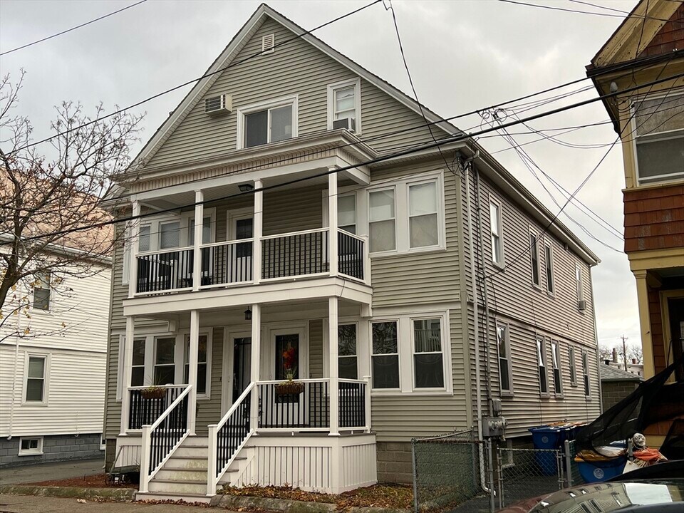 31 Cutler St in Winthrop, MA - Building Photo