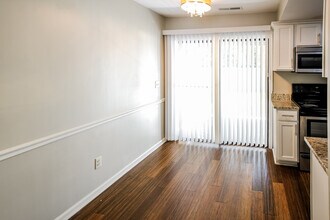 811 Von Kolnitz Rd in Mount Pleasant, SC - Building Photo - Building Photo