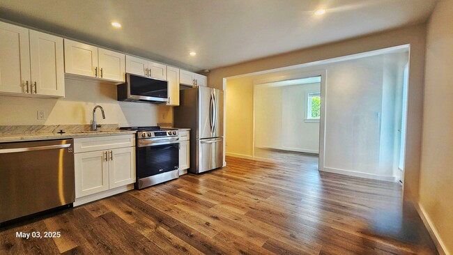 7356-7334 34th Ave NE in Seattle, WA - Building Photo - Building Photo