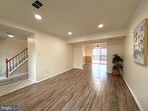 5278 Lonsdale Dr in Springfield, VA - Building Photo - Building Photo