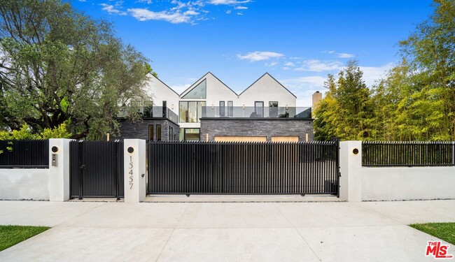 4362 Firmament Ave in Sherman Oaks, CA - Building Photo - Building Photo