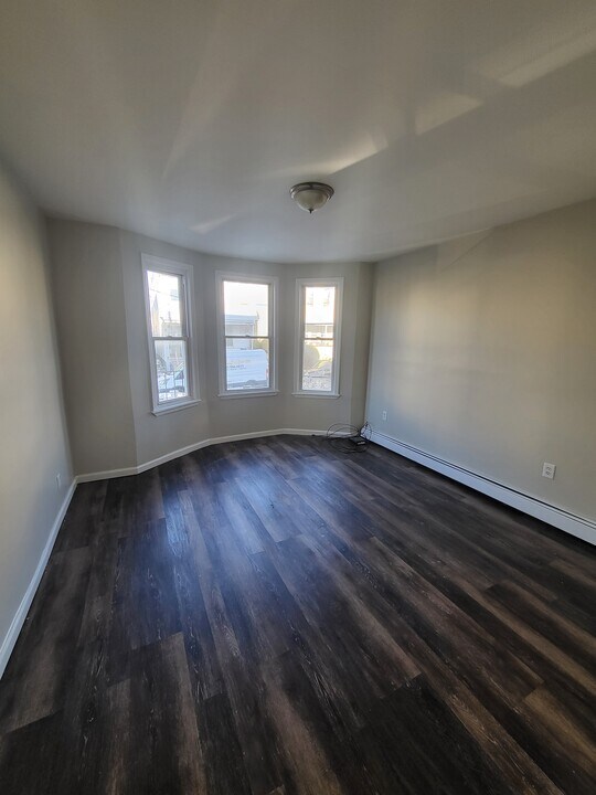 100 Schley St in Newark, NJ - Building Photo