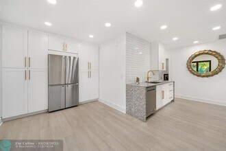 5110 Cleveland Rd in Delray Beach, FL - Building Photo - Building Photo