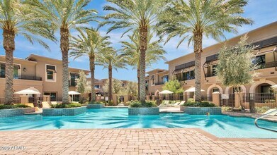 6565 E Thomas Rd in Scottsdale, AZ - Building Photo - Building Photo