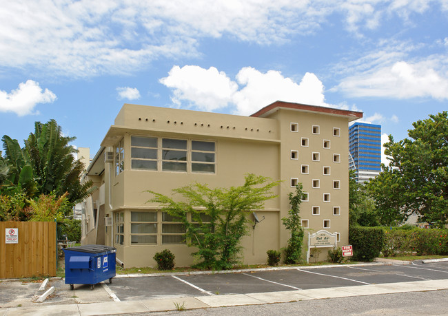 Bel Air Apartments in Fort Lauderdale, FL - Building Photo - Building Photo