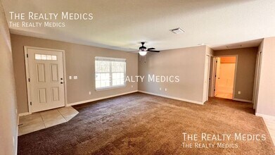 154 Guava Terrace in Ocklawaha, FL - Building Photo - Building Photo