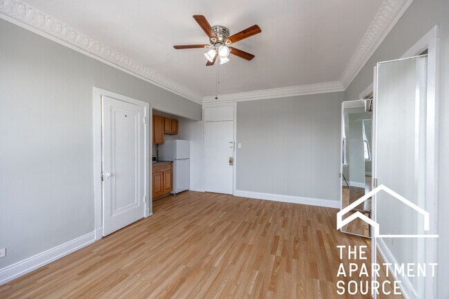3836 N Fremont St, Unit 517 in Chicago, IL - Foto de edificio - Building Photo