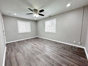 10607 E Lexington Ave in Sugar Creek, MO - Building Photo - Building Photo