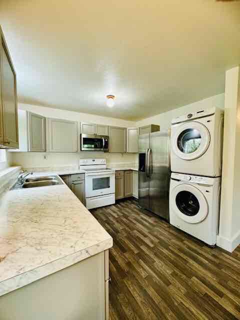 227 E 12th Ave in Anchorage, AK - Building Photo