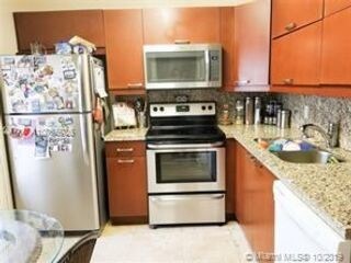420 NE 12th Ave in Hallandale Beach, FL - Building Photo