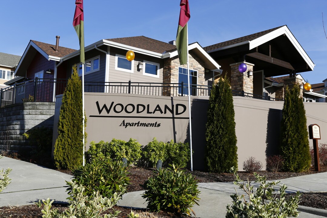 Woodland in Olympia, WA - Foto de edificio