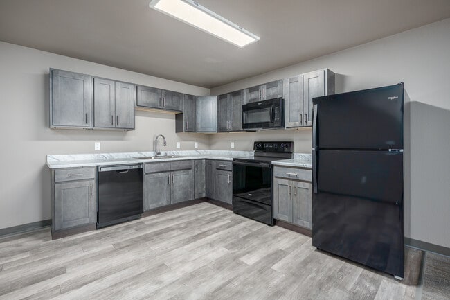 Deadwood Ridge Apartments