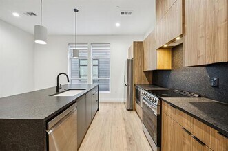 2206 Arroyo Ave in Dallas, TX - Building Photo - Building Photo