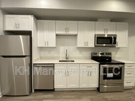976 N 45th St in Philadelphia, PA - Building Photo