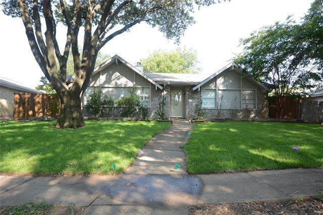 3721 McKinley Dr in Plano, TX - Building Photo
