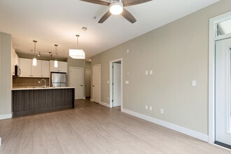 1948-1948 N Parallel Rd in Abbotsford, BC - Building Photo - Building Photo