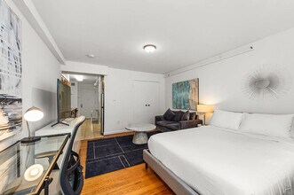 140 W 19th St in New York, NY - Building Photo - Building Photo