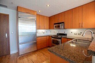 325 7th Ave, Unit 1706 in San Diego, CA - Building Photo - Building Photo