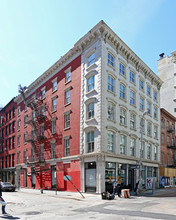 129 Grand St in New York, NY - Building Photo - Building Photo