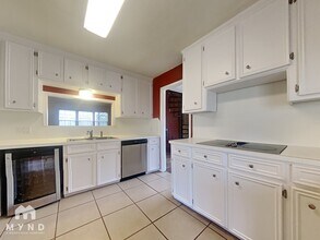 2103 Woodland Springs St in Houston, TX - Building Photo - Building Photo