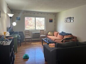 1078 Fellsway in Medford, MA - Building Photo - Building Photo