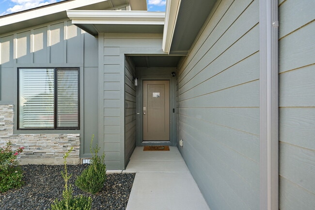 3950 E Syracuse St in Nampa, ID - Building Photo - Building Photo