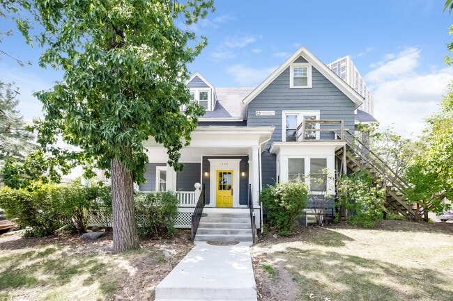 The Frisinger House in Ann Arbor, MI - Foto de edificio - Building Photo