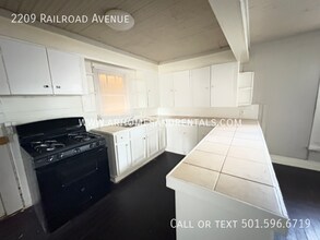 2209 Railroad Ave in North Little Rock, AR - Building Photo - Building Photo