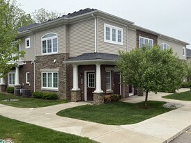 5606 Arbor Chase Dr in Ann Arbor, MI - Building Photo