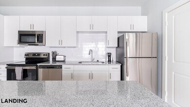 1619 N Frazier St, Unit 410 in Conroe, TX - Foto de edificio - Building Photo