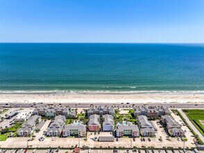 7000 Seawall Blvd in Galveston, TX - Building Photo - Building Photo