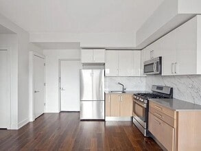 100 Maspeth Ave in Brooklyn, NY - Building Photo - Building Photo