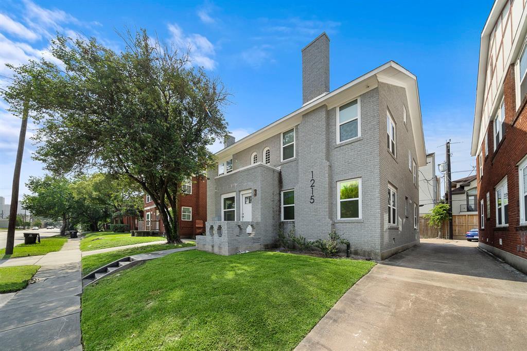 1215 W Gray St in Houston, TX - Building Photo